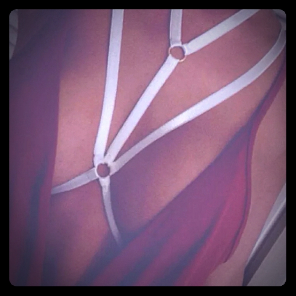 🌺 White Cage Bra